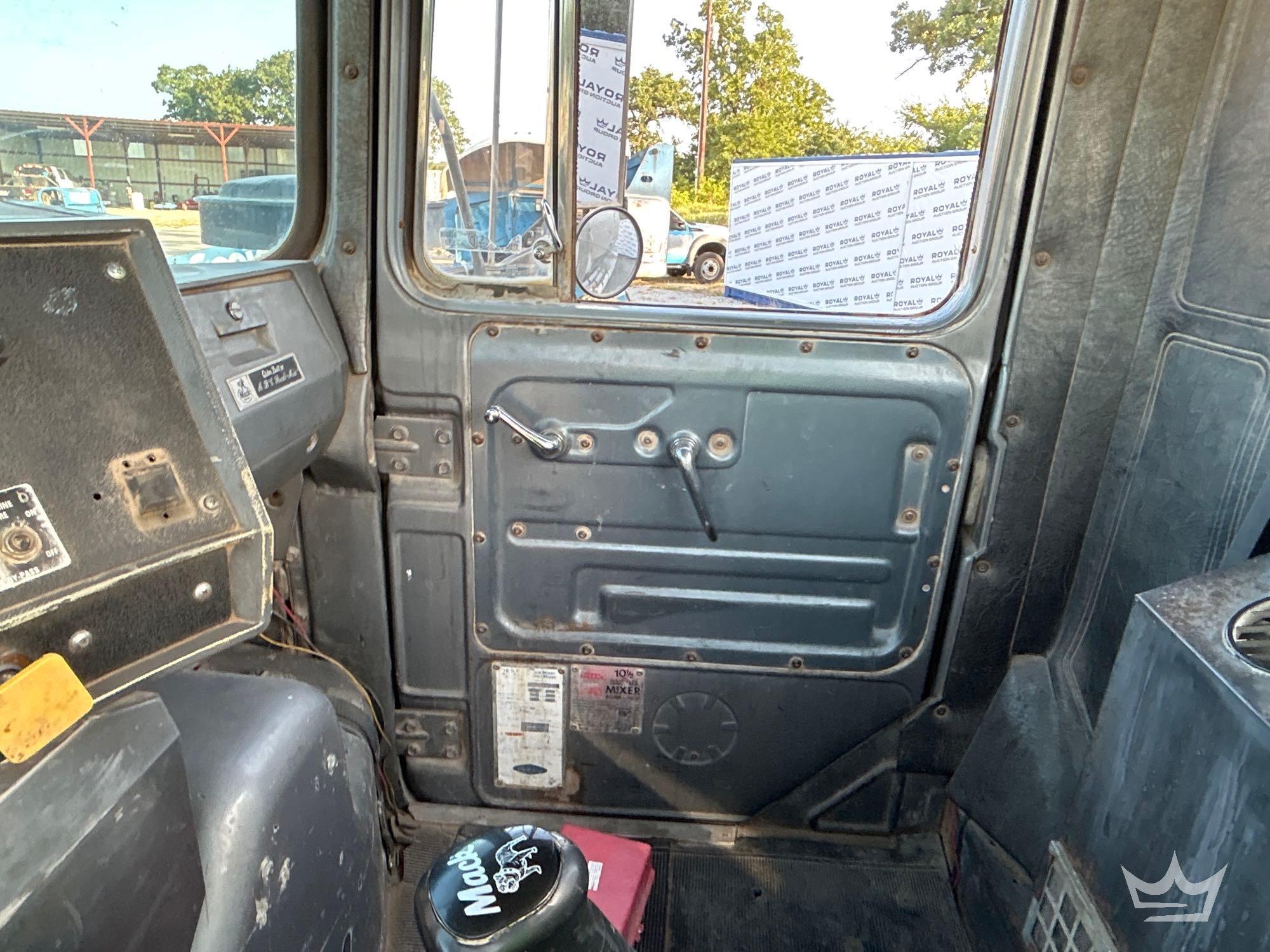 1994 Mack DM690S