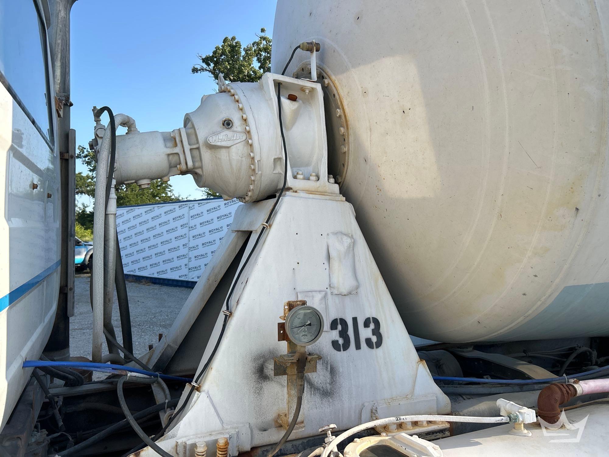 1994 Mack DM690S