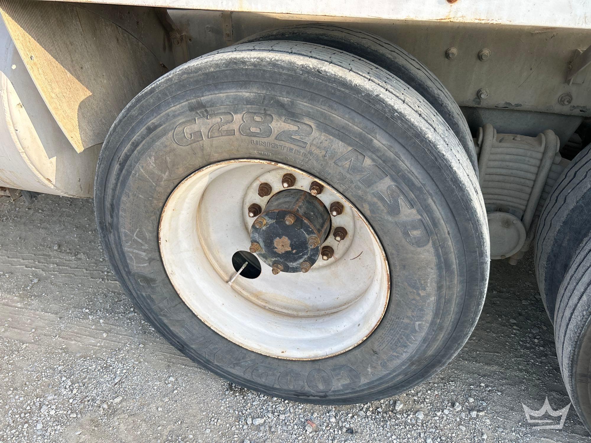 1994 Mack DM690S
