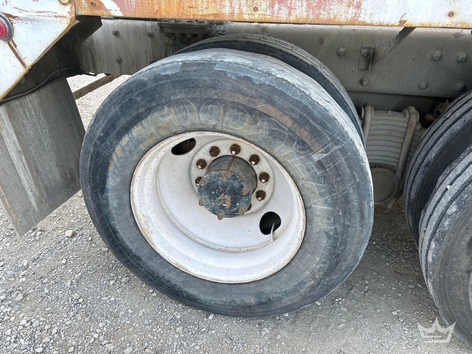 1994 Mack DM690S