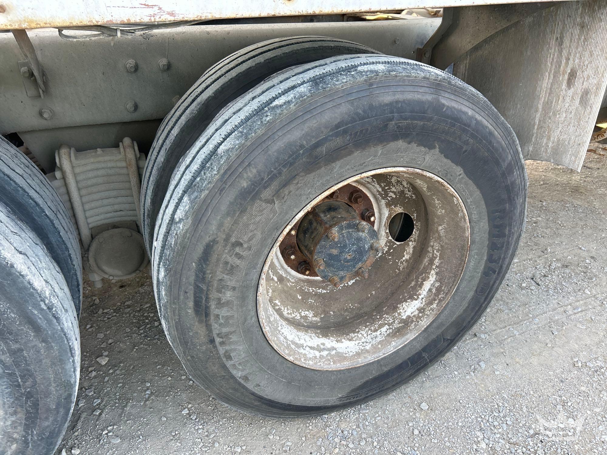 1994 Mack DM690S