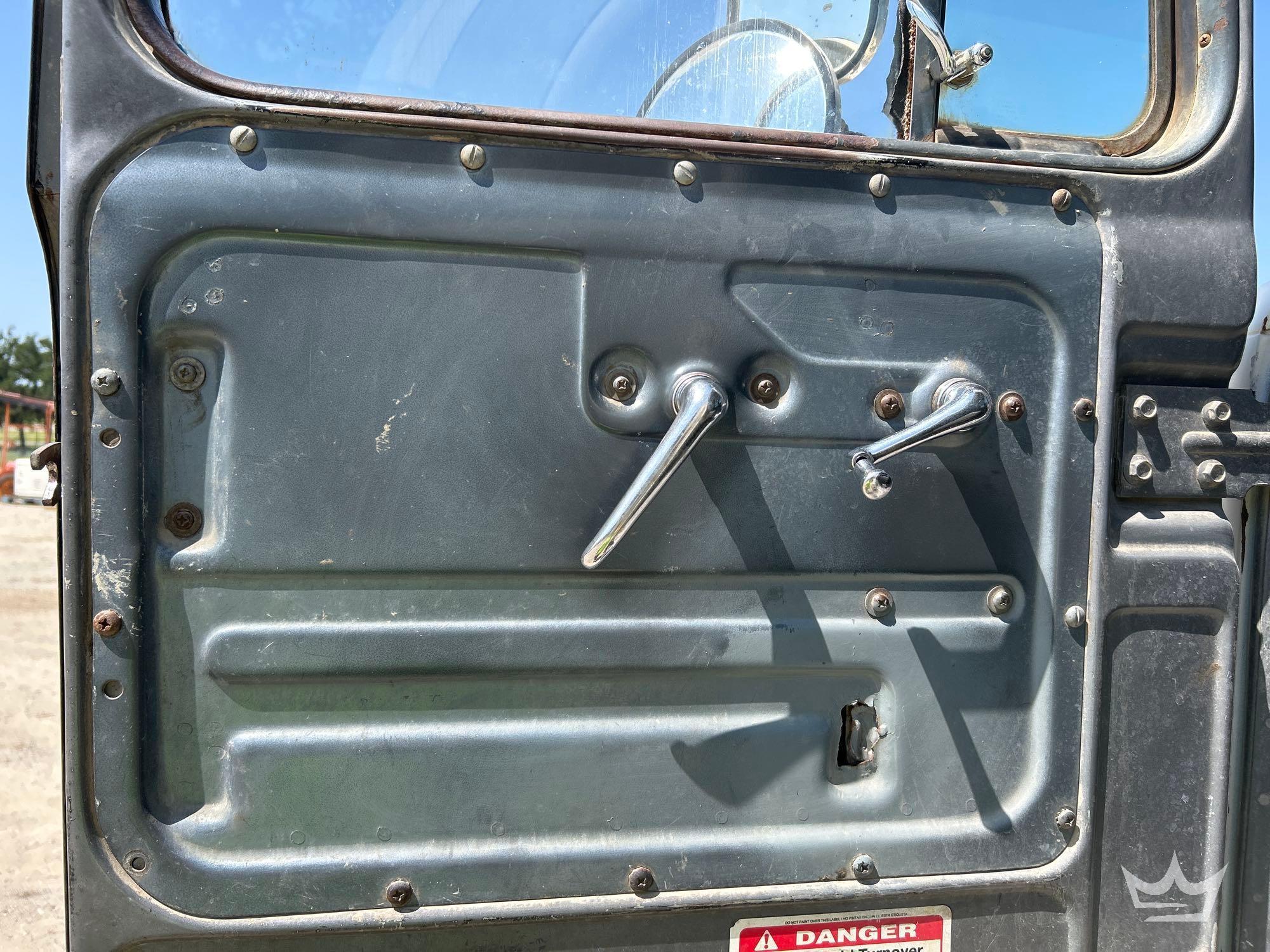 1994 Mack DM690S