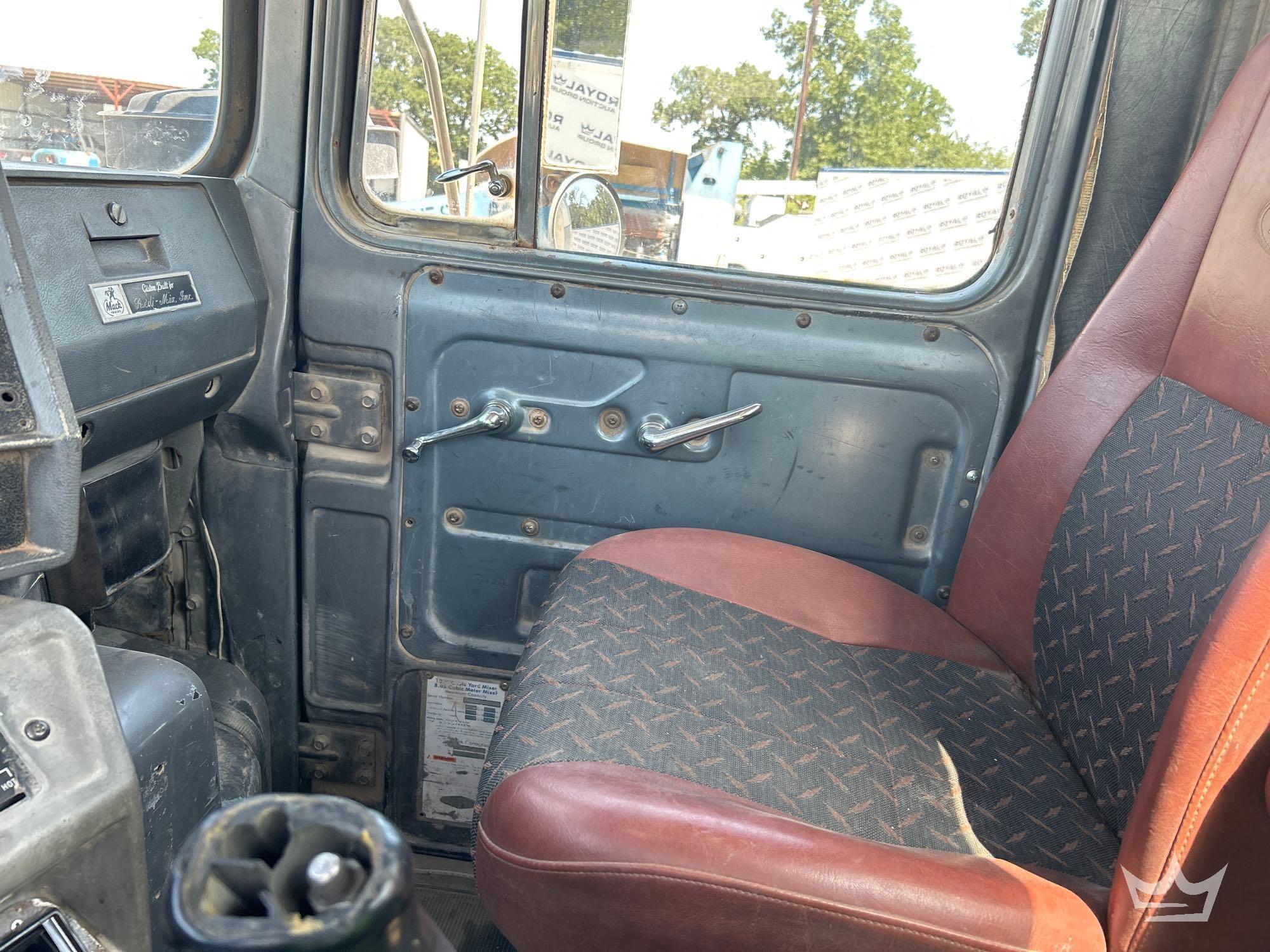 1994 Mack DM690S