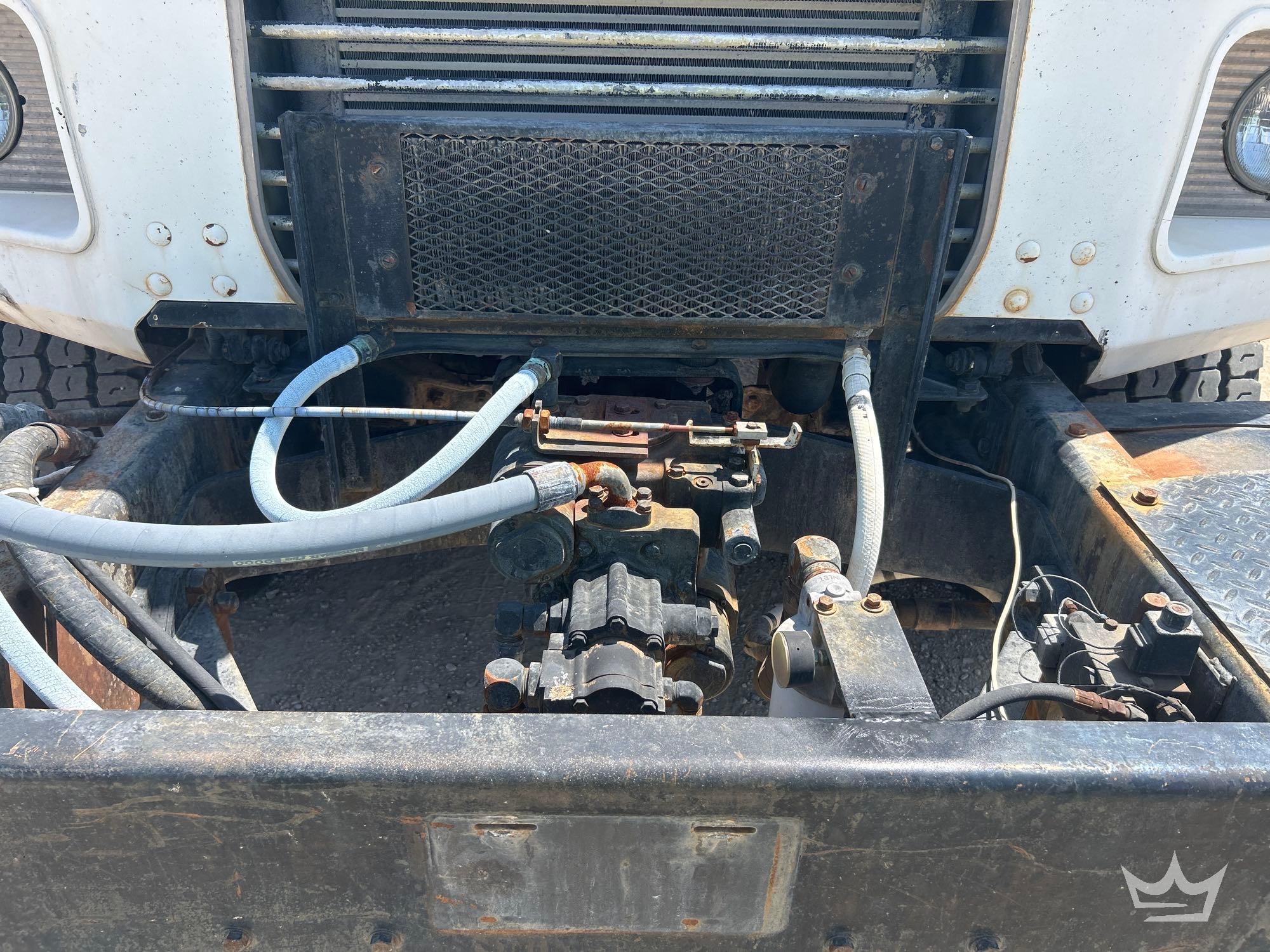 1994 Mack DM690S