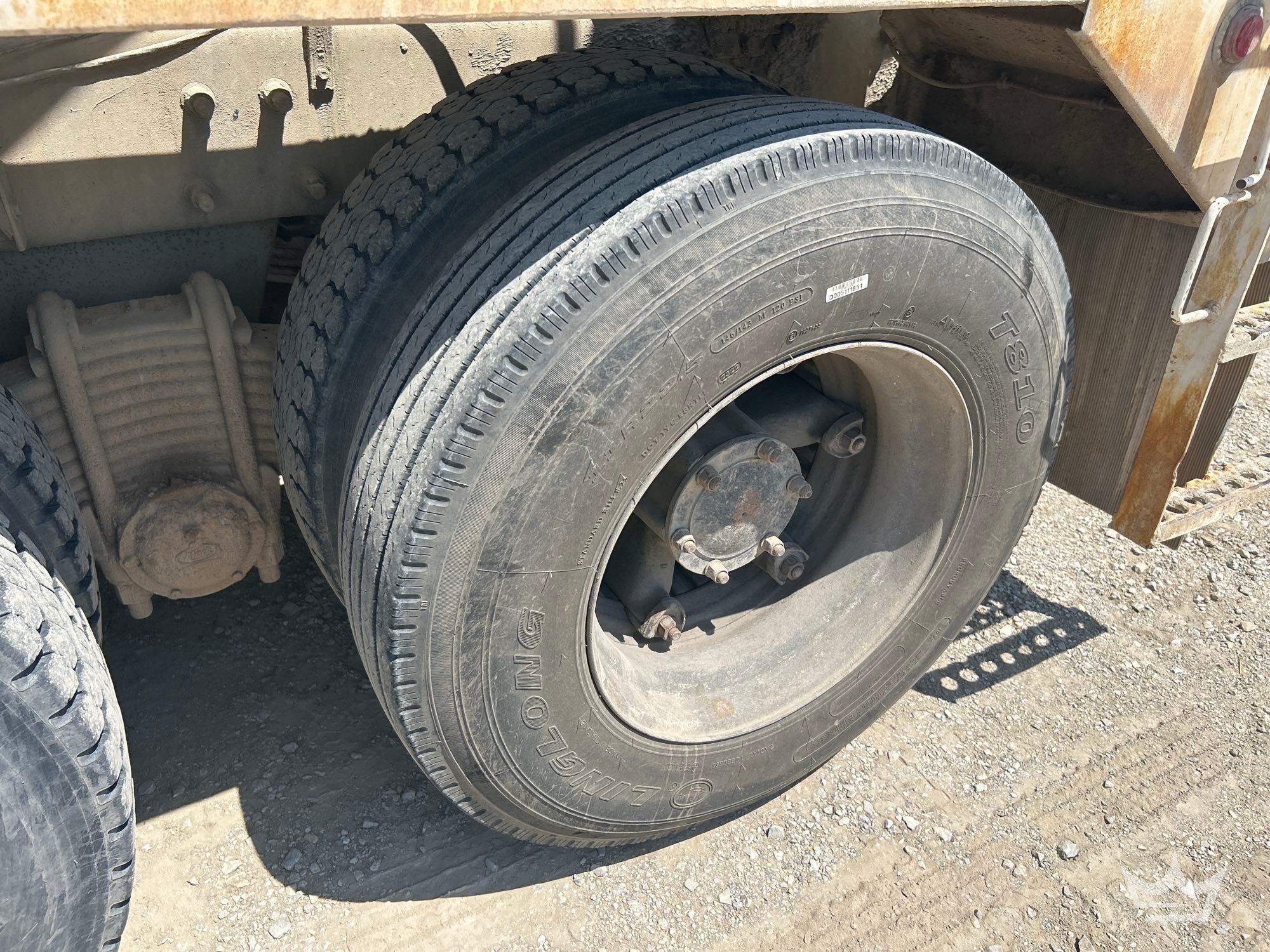 1994 Mack DM690S