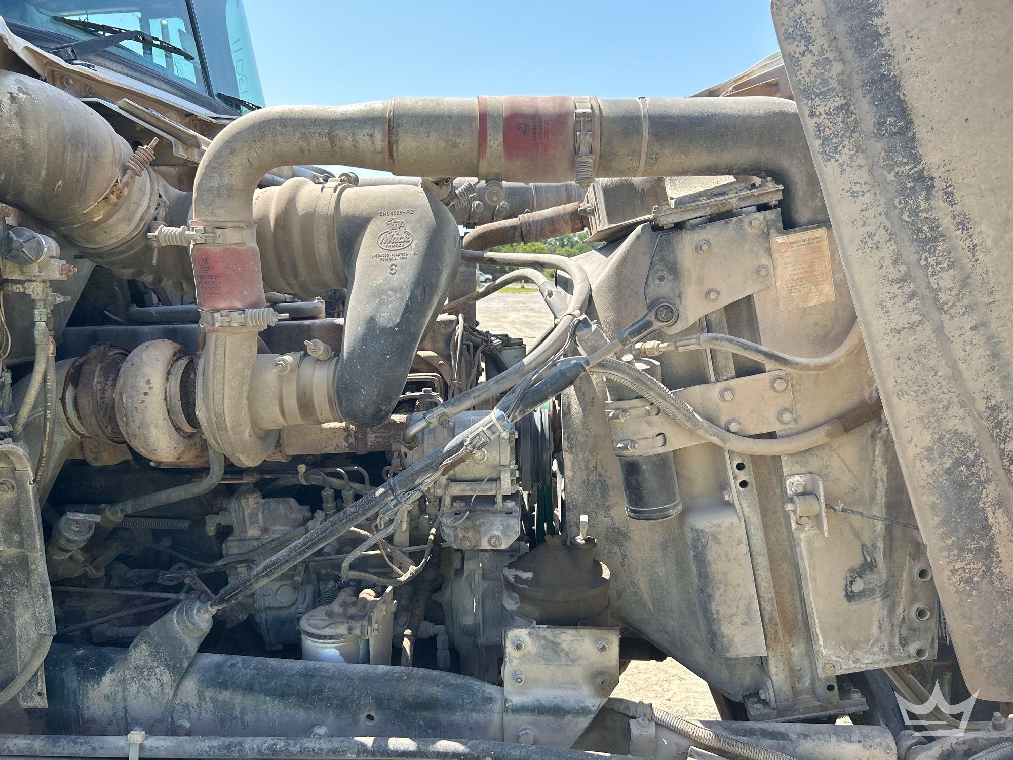 1994 Mack DM690S