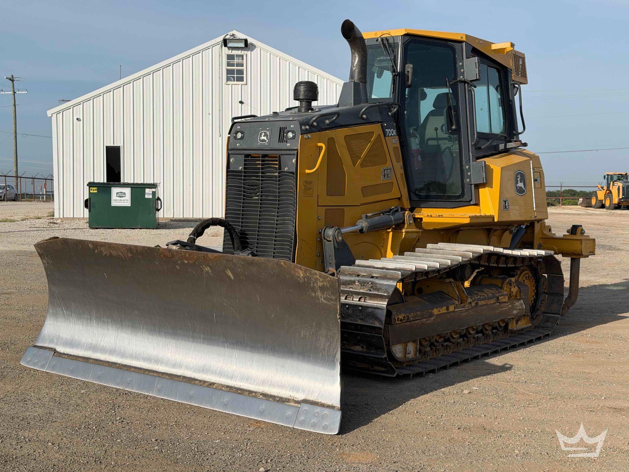 Photo of a 2020 John Deere 700K