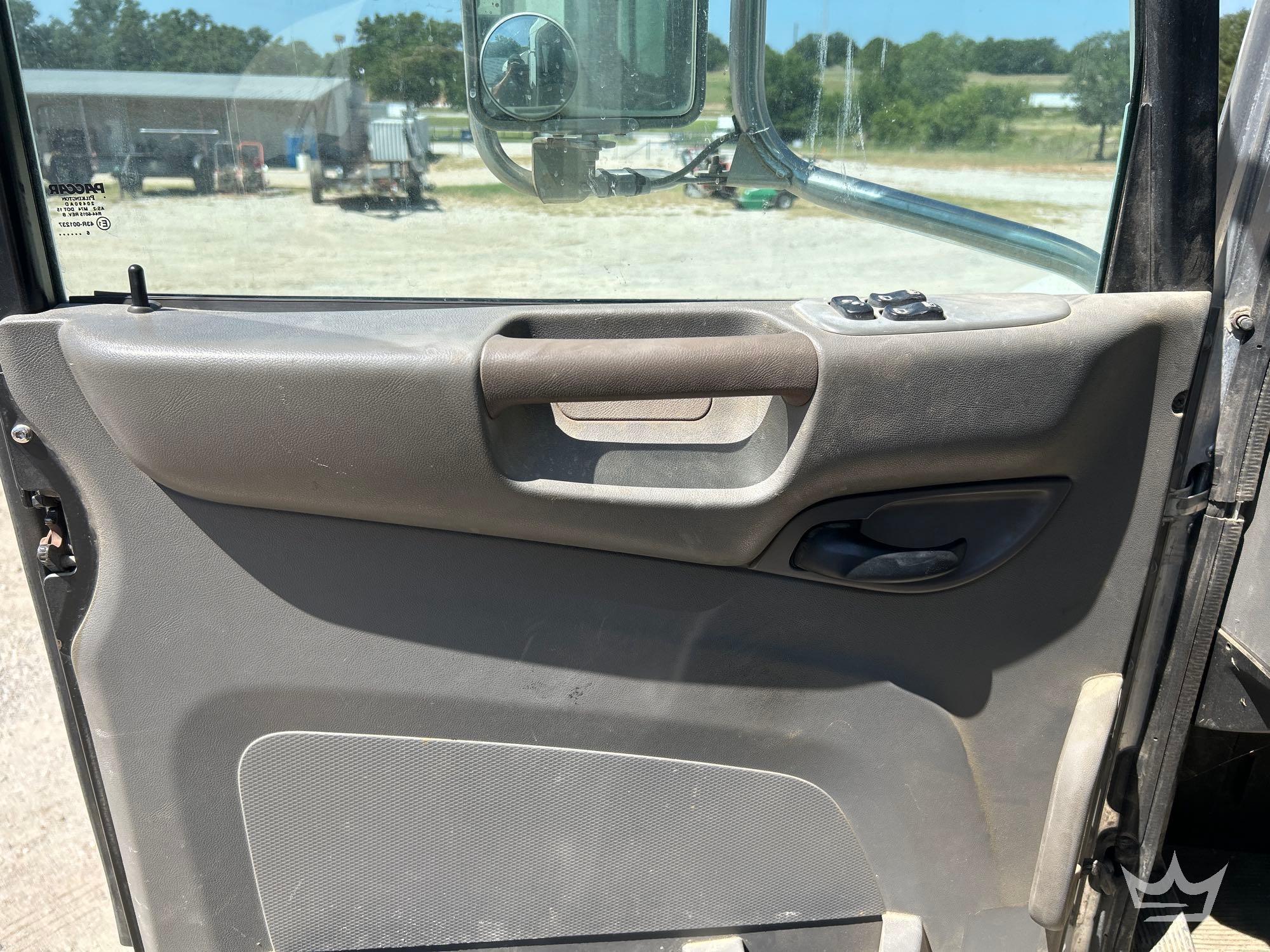 2017 Peterbilt 337