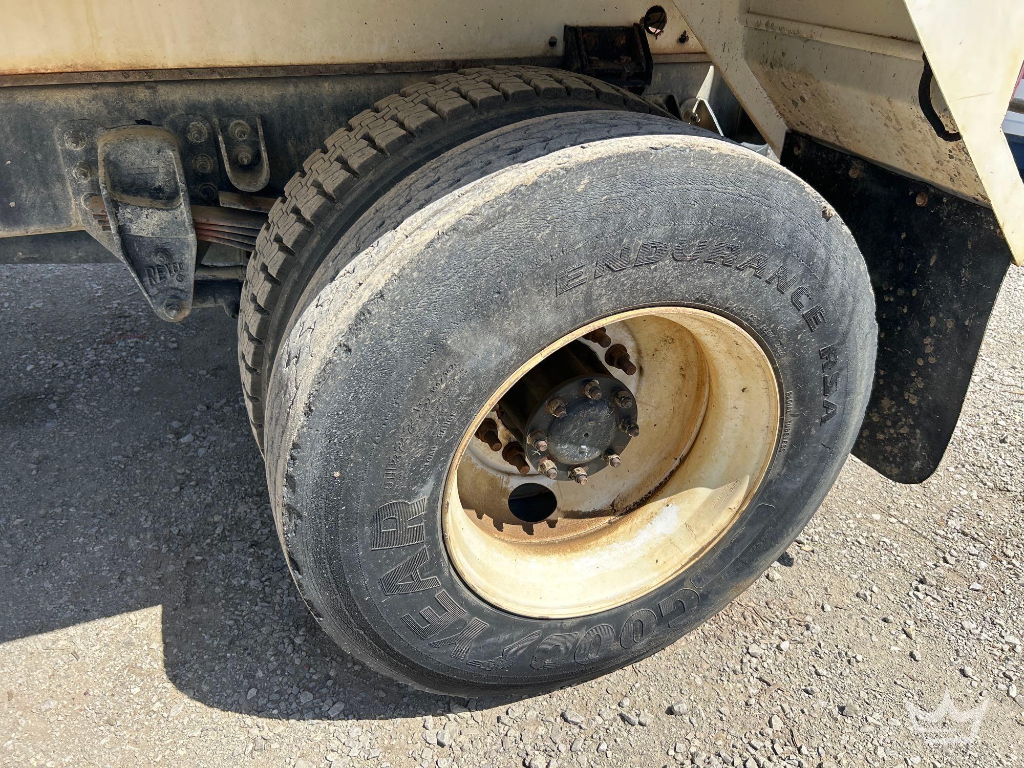 2017 Peterbilt 337
