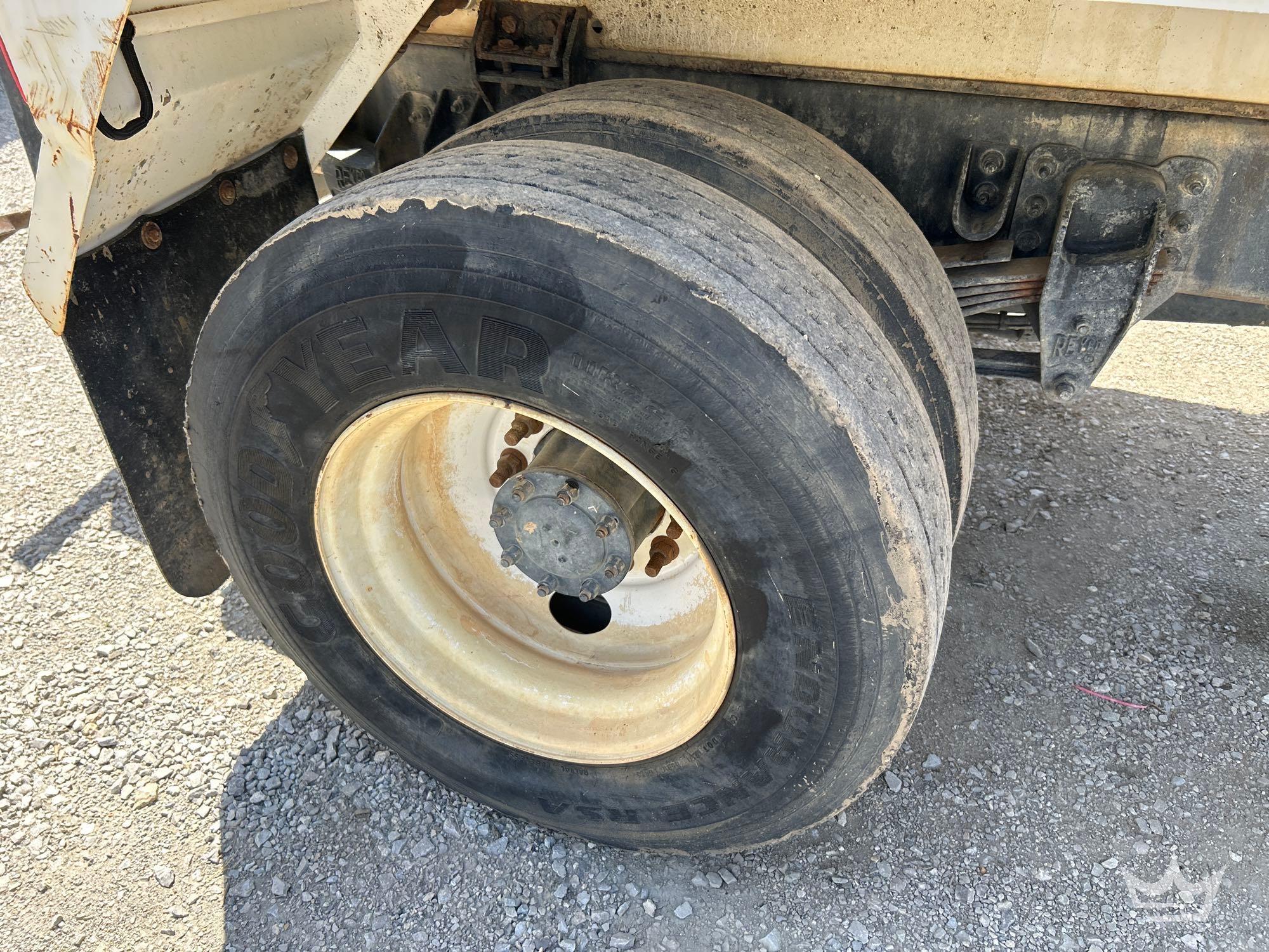 2017 Peterbilt 337