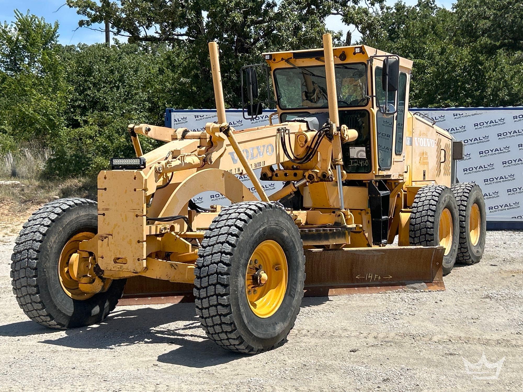 Photo of a 2006 Volvo G710B 