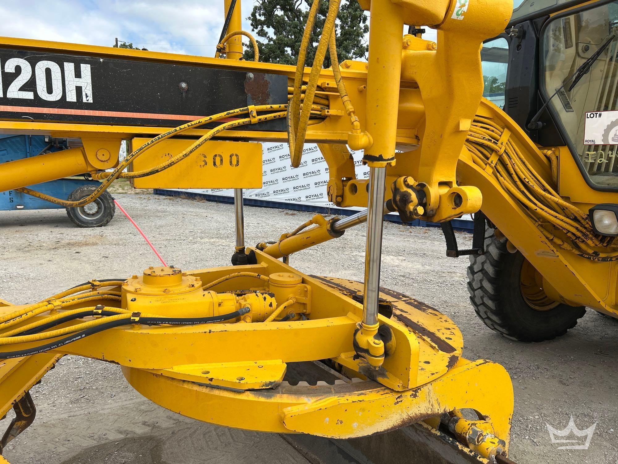 2002 Caterpillar 120H