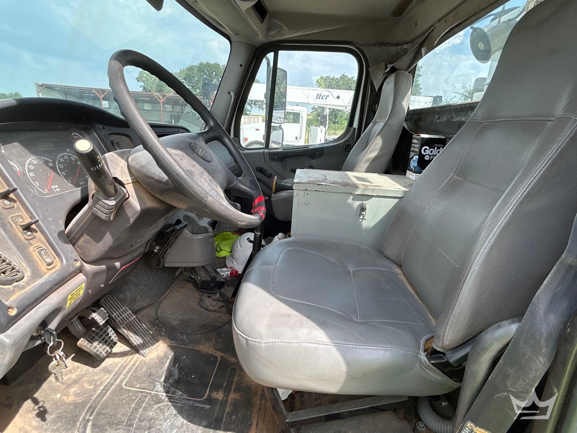 2012 Freightliner M2 106
