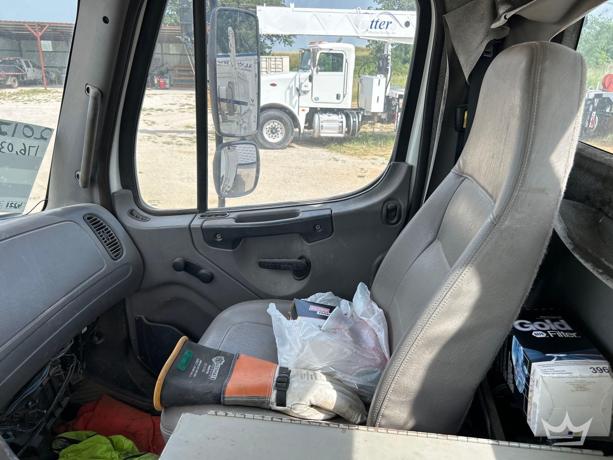 2012 Freightliner M2 106