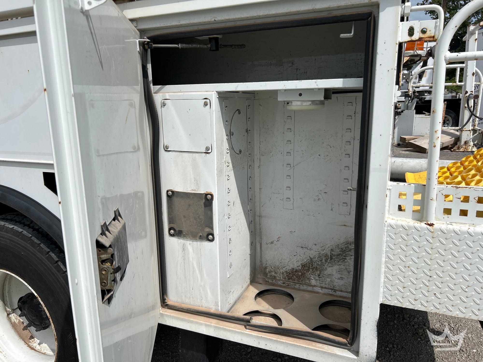 2012 Freightliner M2 106