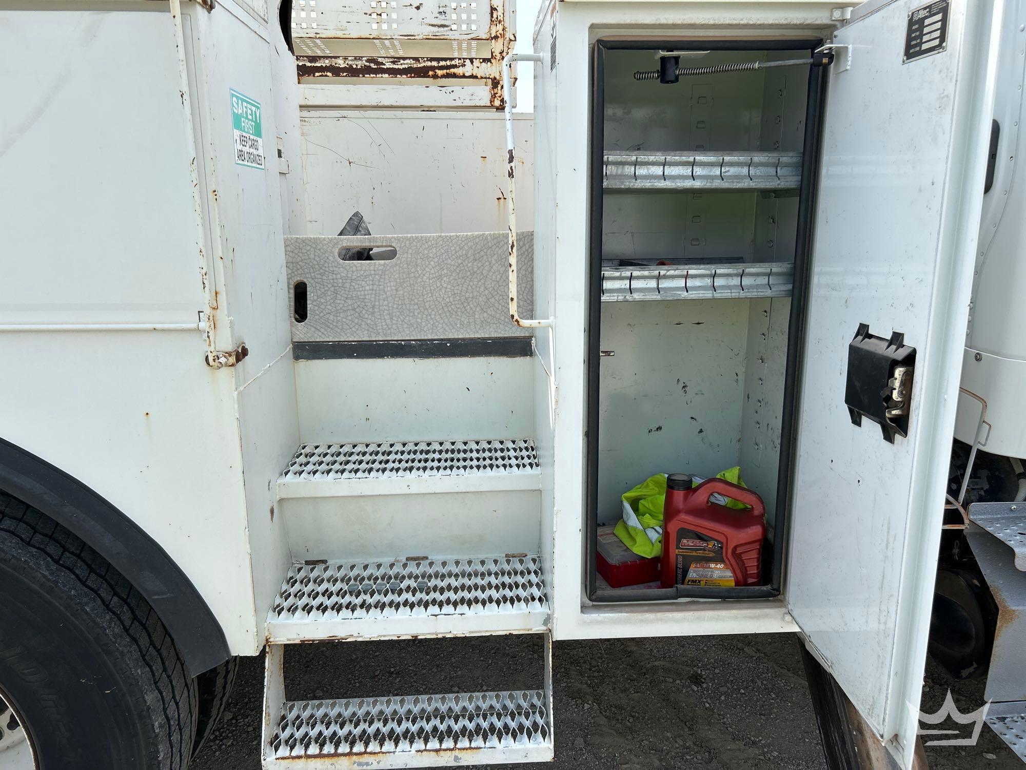 2012 Freightliner M2 106
