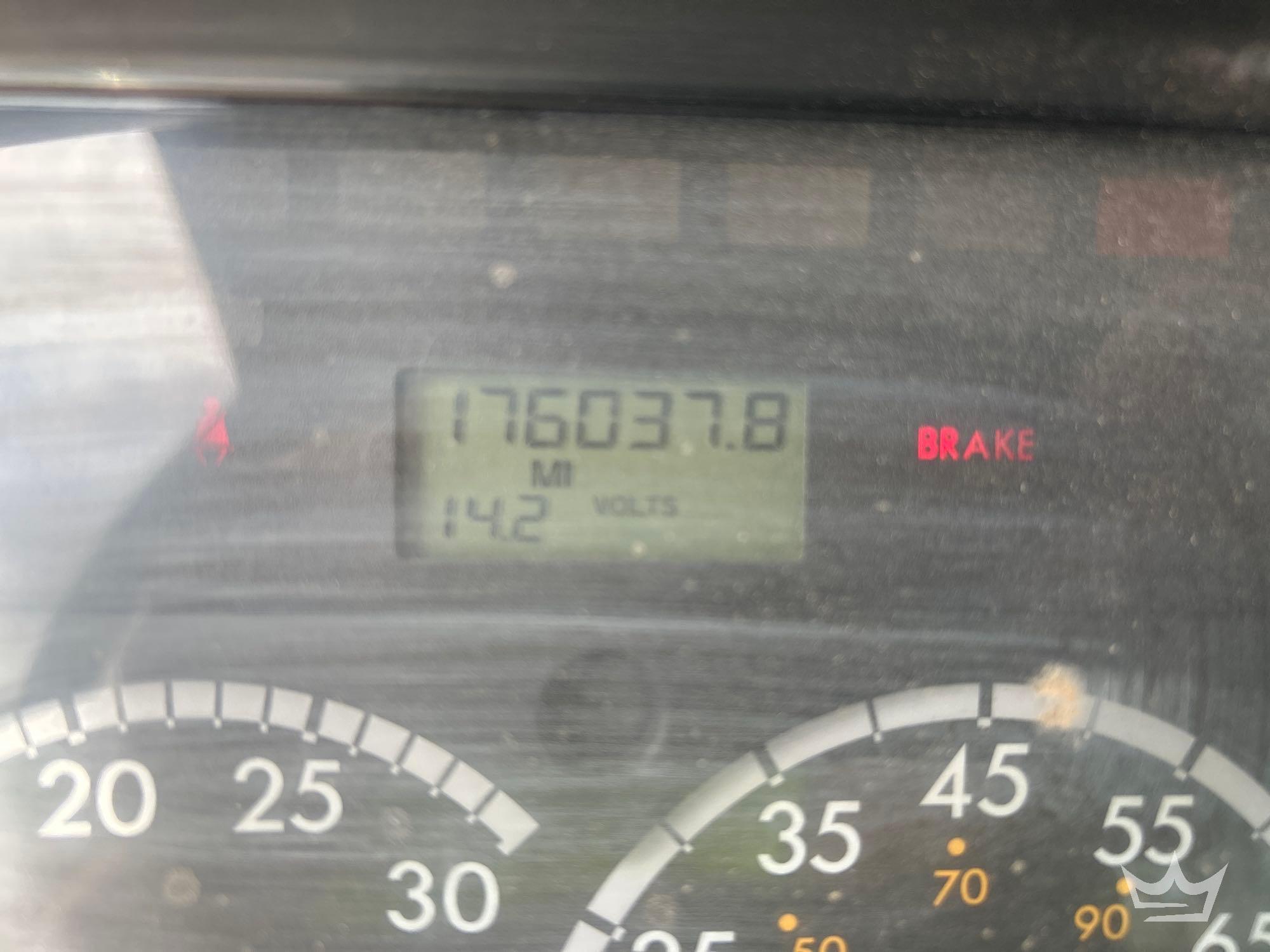 2012 Freightliner M2 106