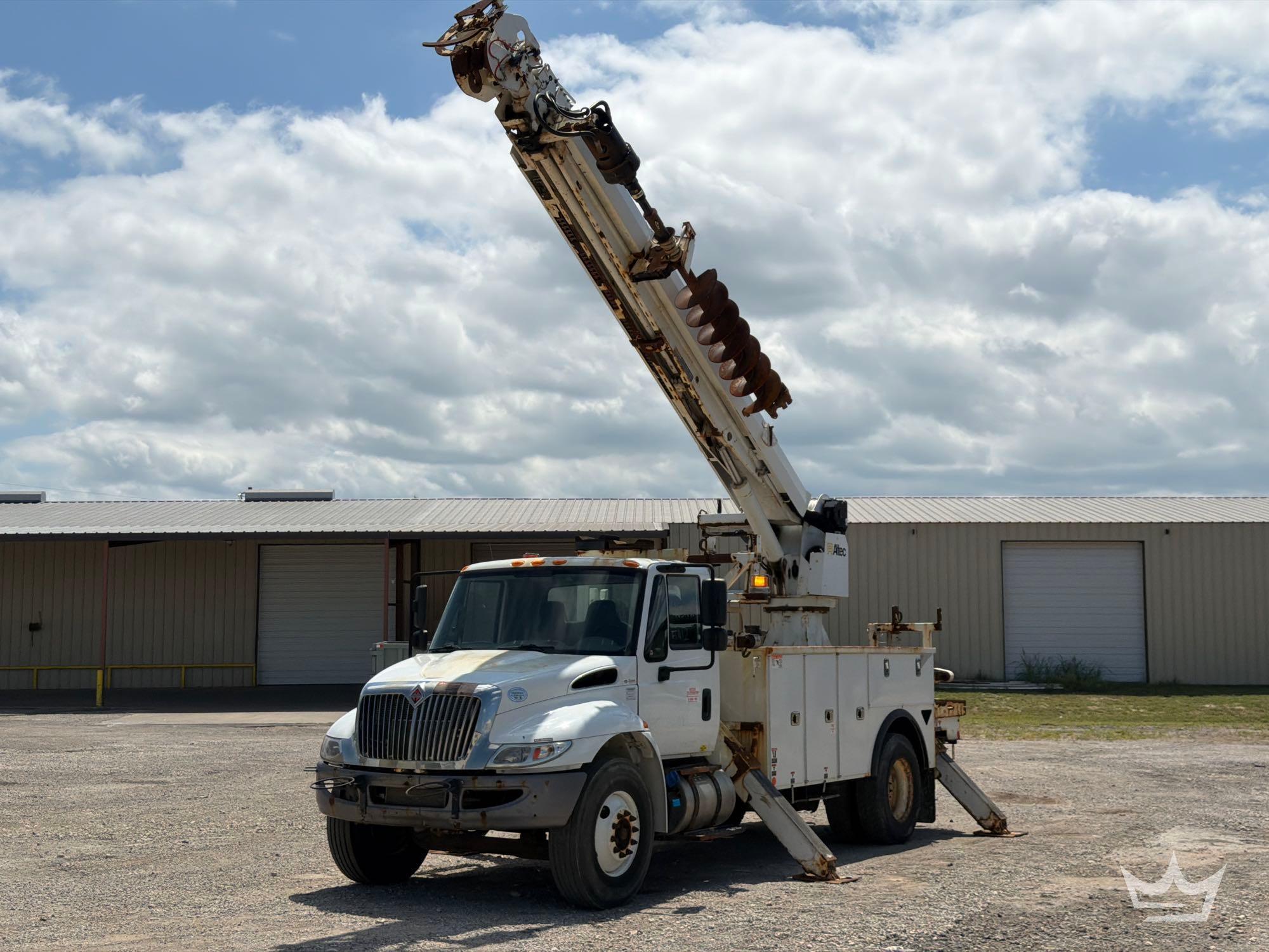2019 International 4300 Altec DM47B-TR Insulated Digger Derrick Truck