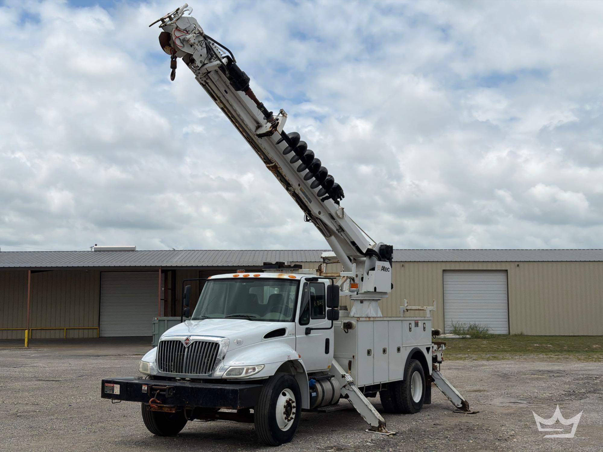 2019 International 4300 Altec DM47B-TR Insulated Digger Derrick Truck