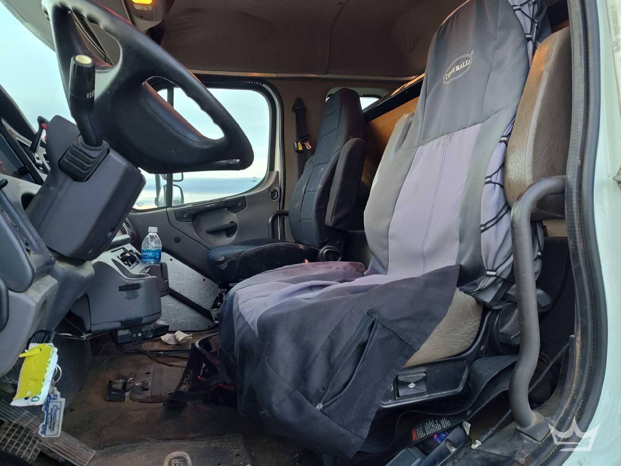 2014 Freightliner M2 106