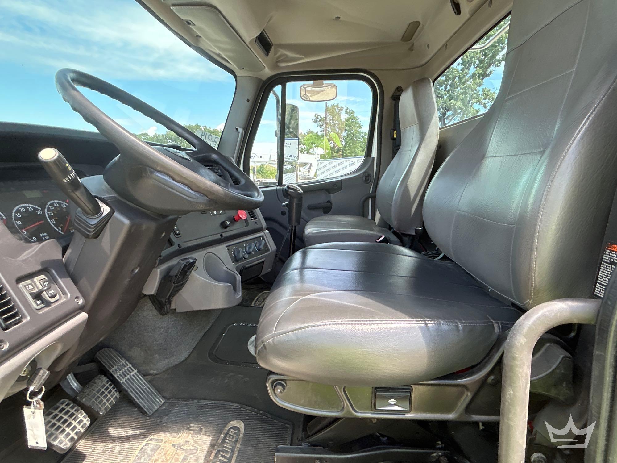 2014 Freightliner M2 106
