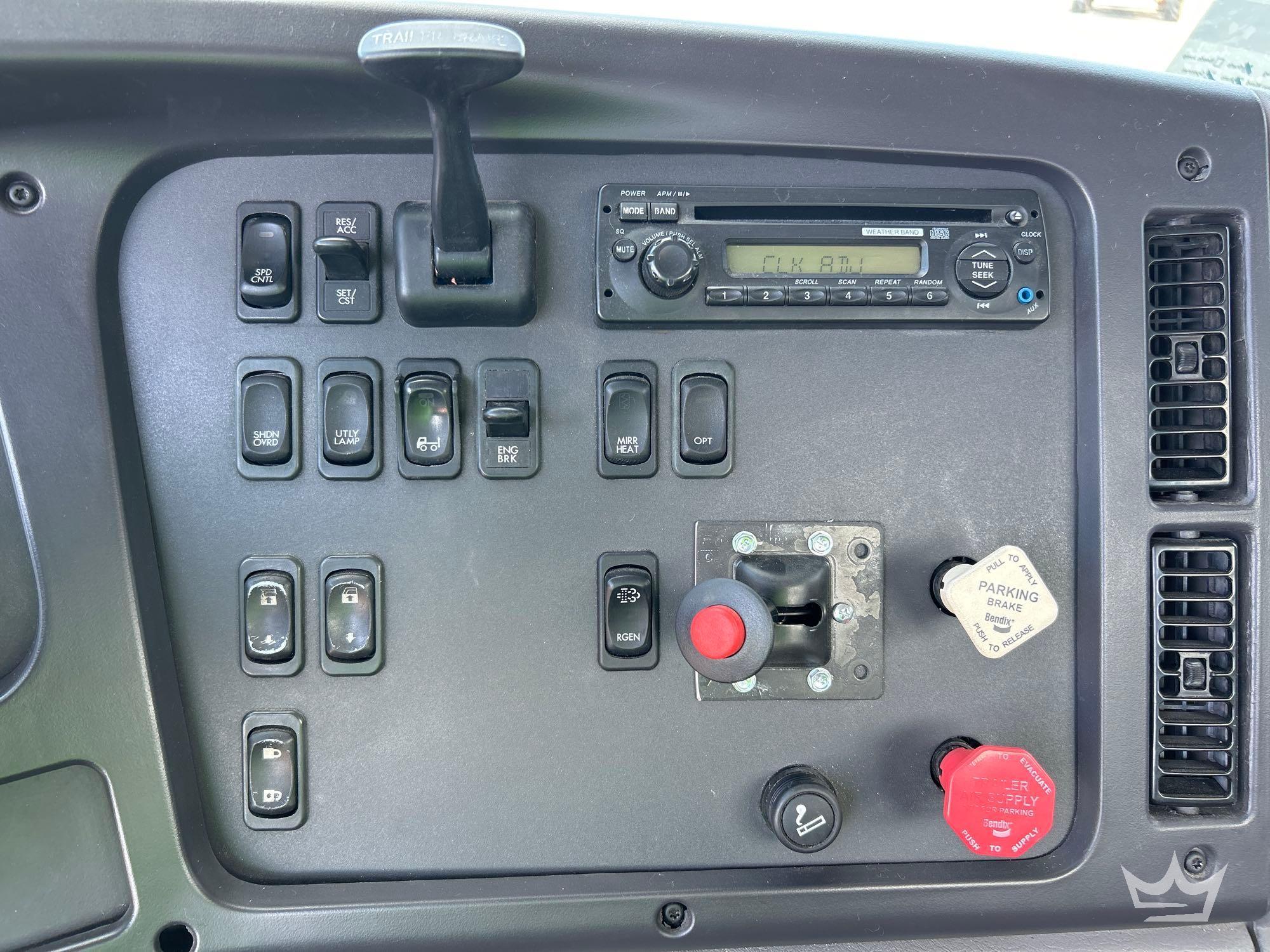 2014 Freightliner M2 106