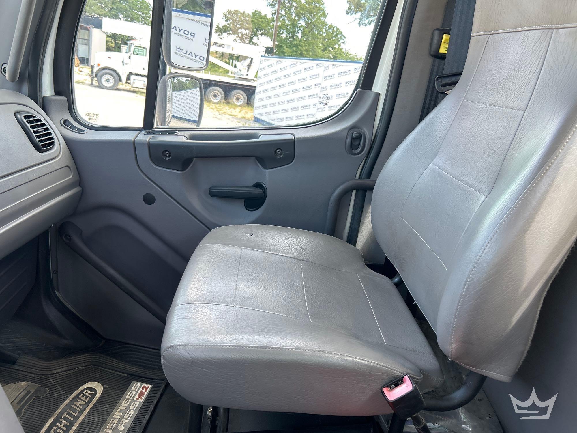 2014 Freightliner M2 106