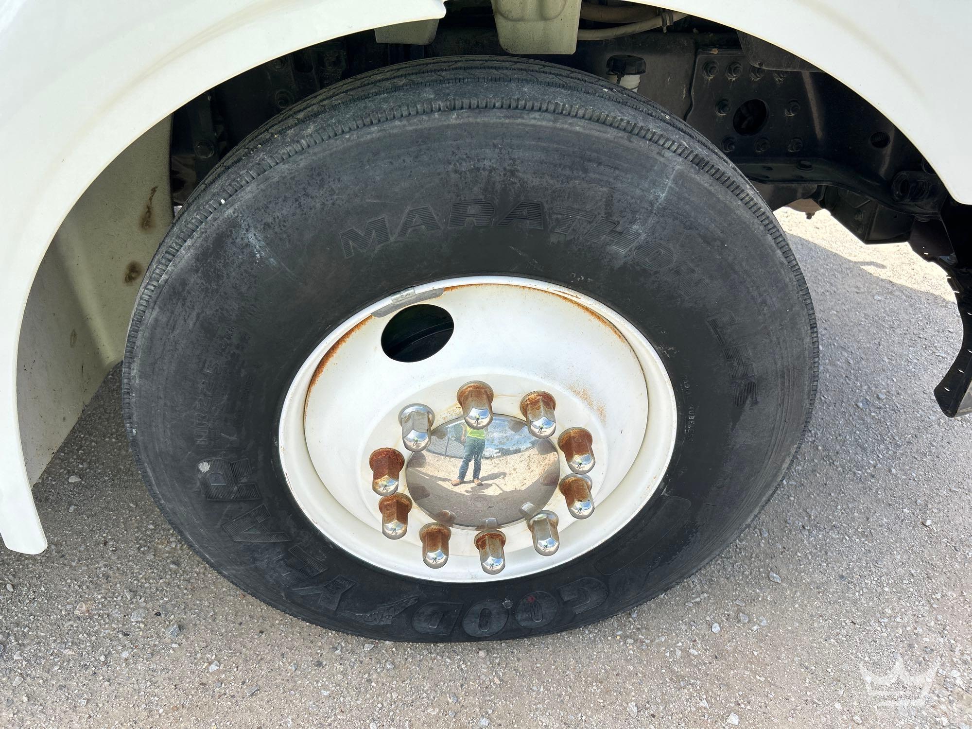 2014 Freightliner M2 106