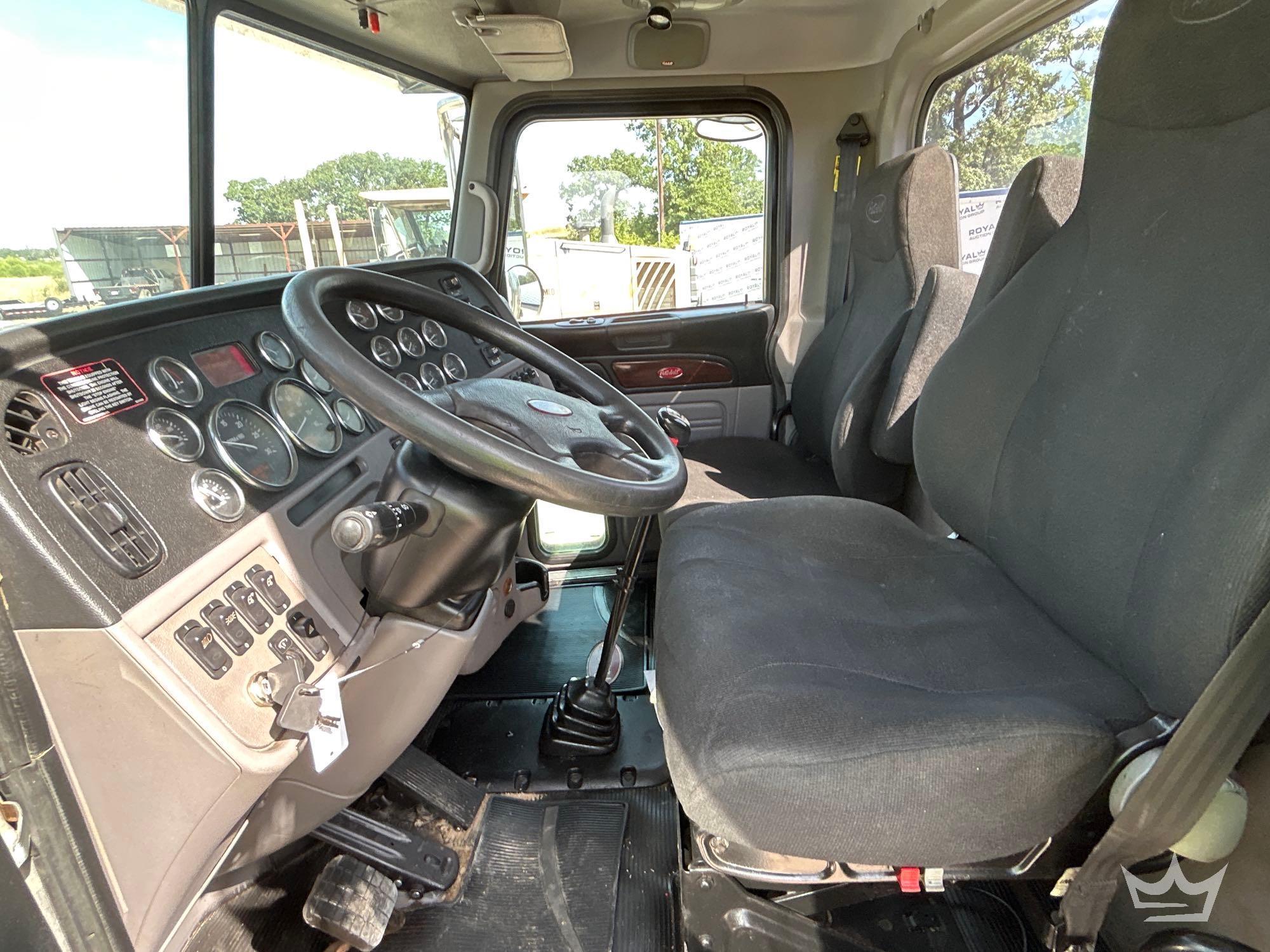 2020 Peterbilt 389