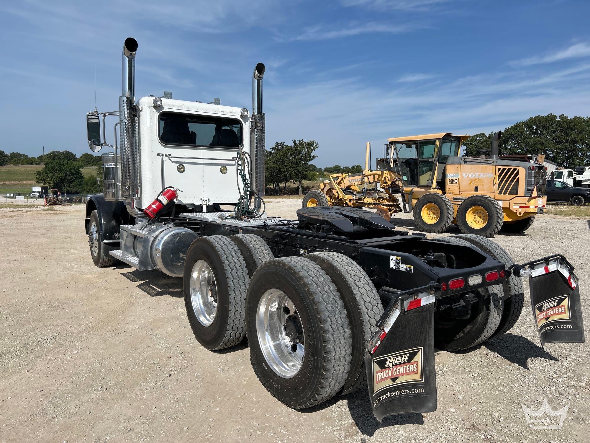 2020 Peterbilt 389