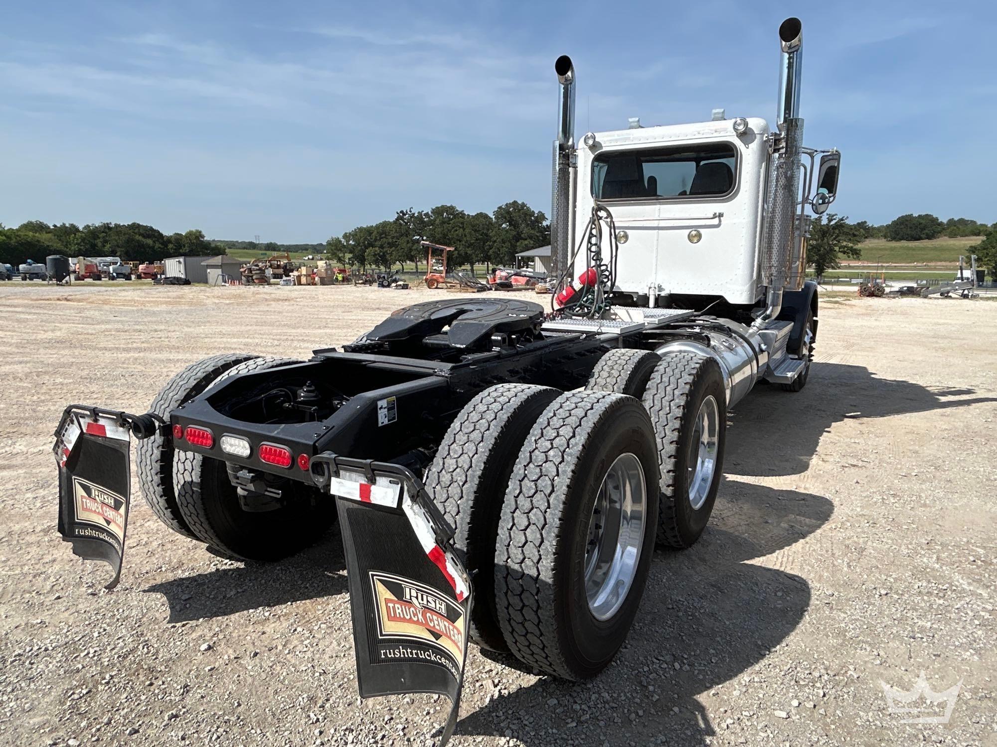 2020 Peterbilt 389