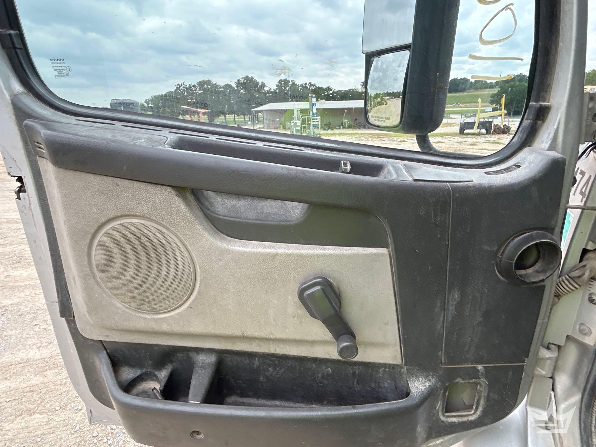 2007 Volvo VNM