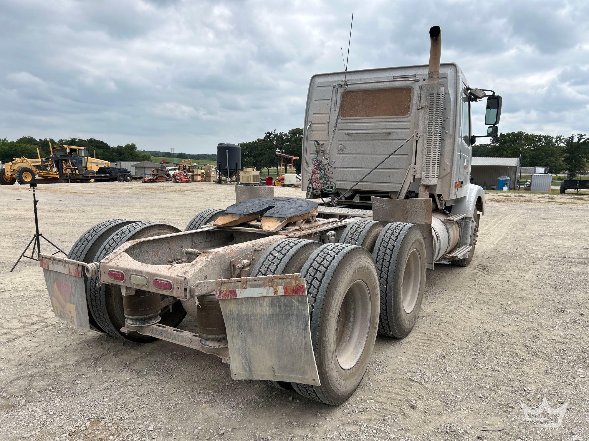 2007 Volvo VNM