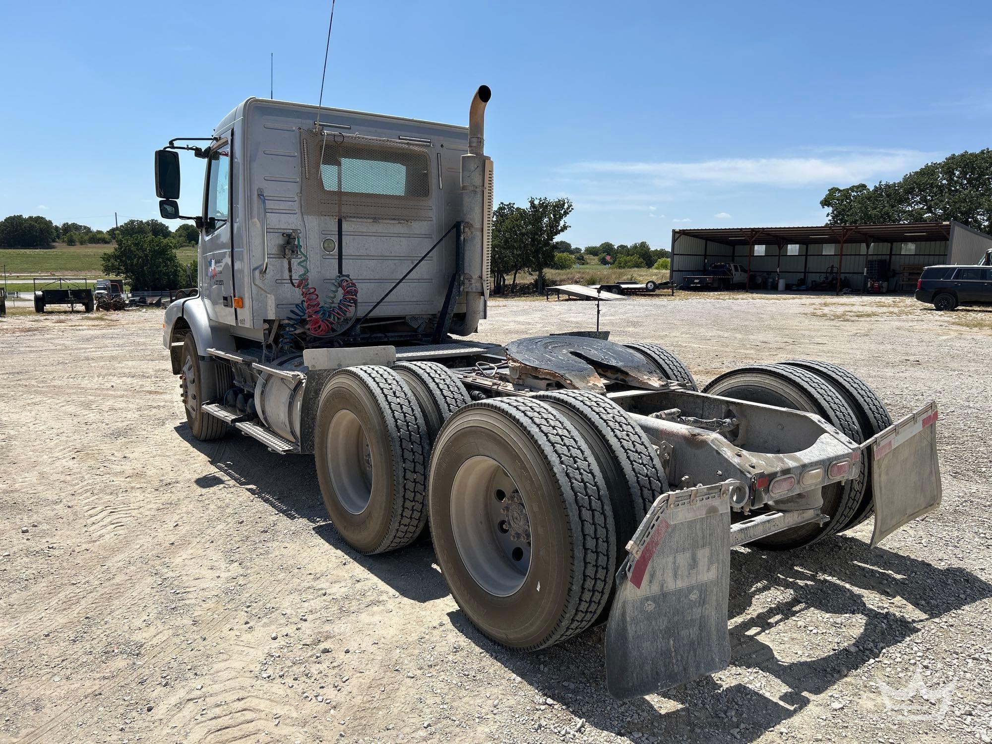 2007 Volvo VNM