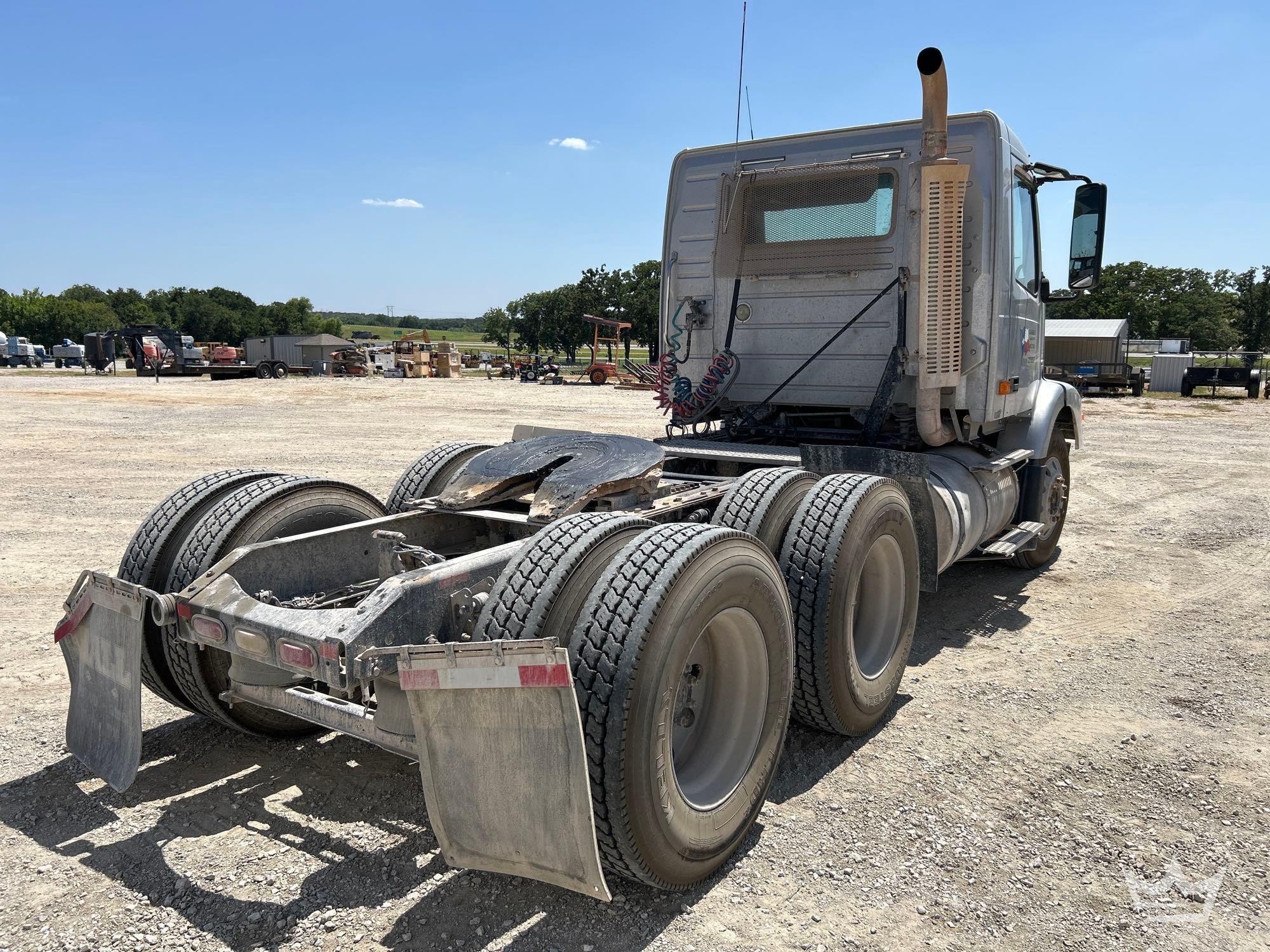 2007 Volvo VNM