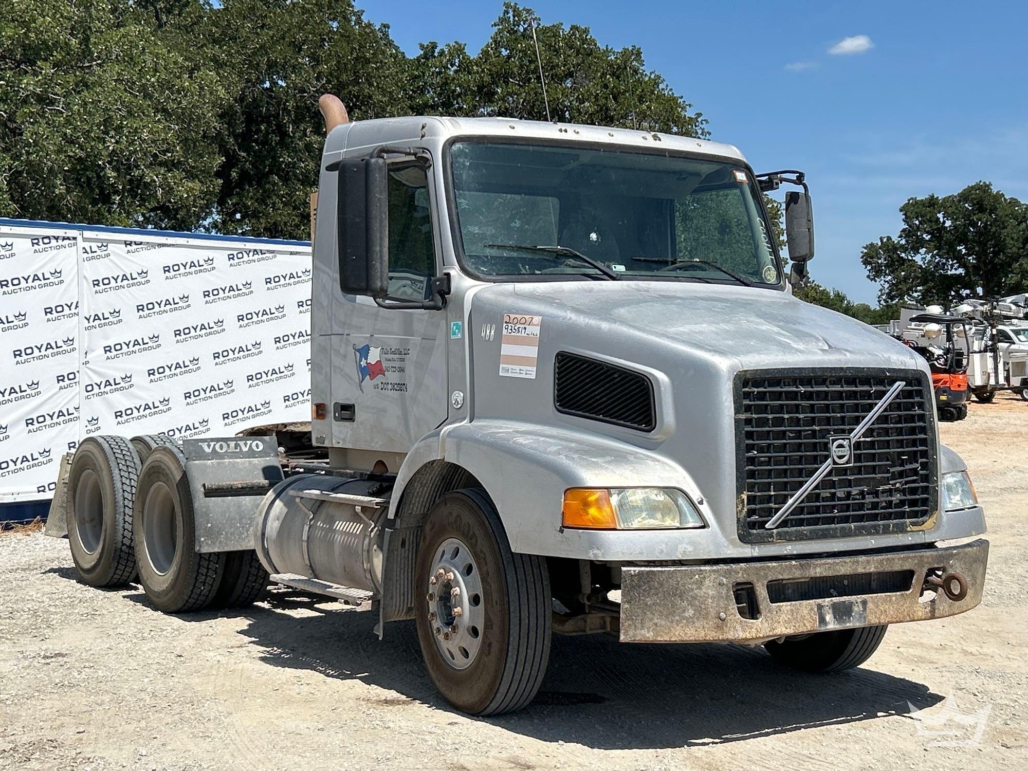 2007 Volvo VNM