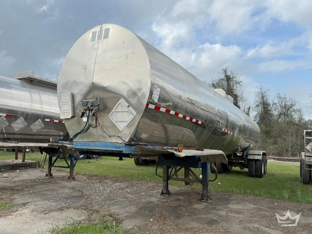1984 Brenner Tank Inc. 6,900 Gallon T/A Chemial Tanker Trailer