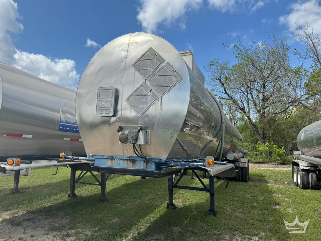 1984 Fruehauf 6,250 Gallon T/A Chemical Tanker Trailer