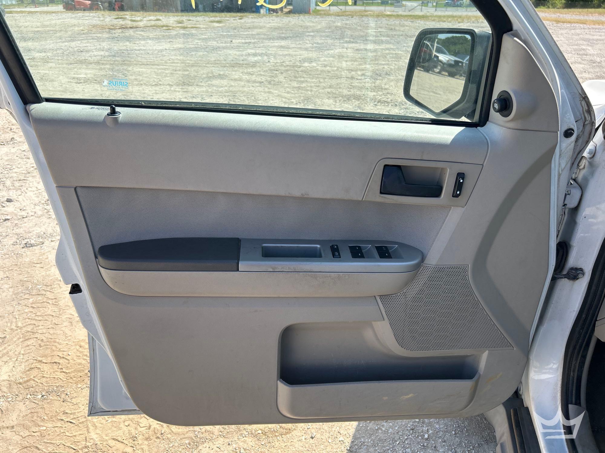 2010 Ford ESCAPE