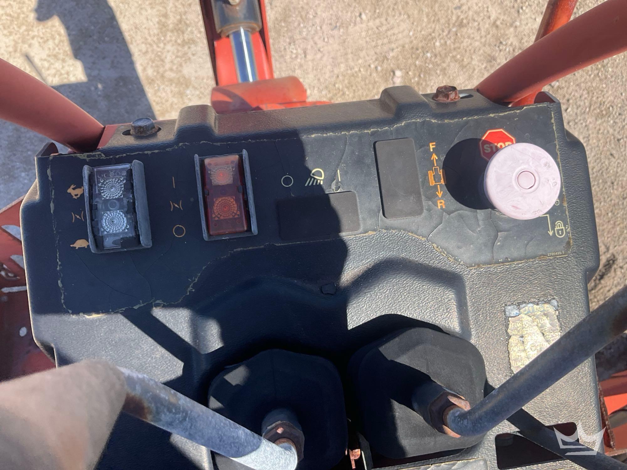 2015 Ditch Witch RT100