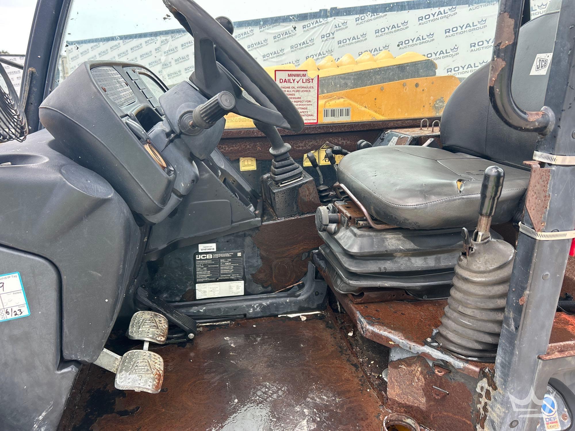 2019 JCB 510-56