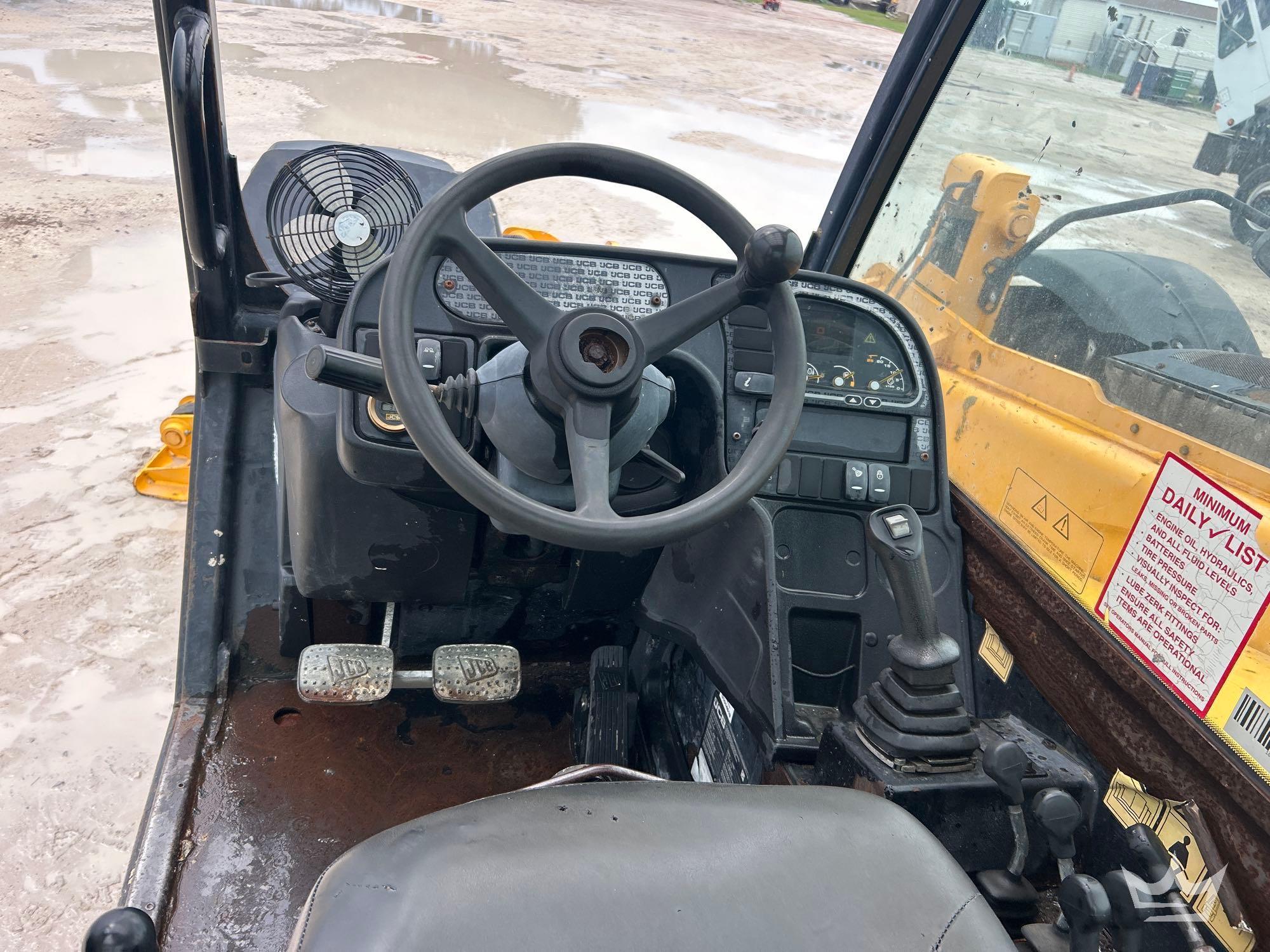 2019 JCB 510-56