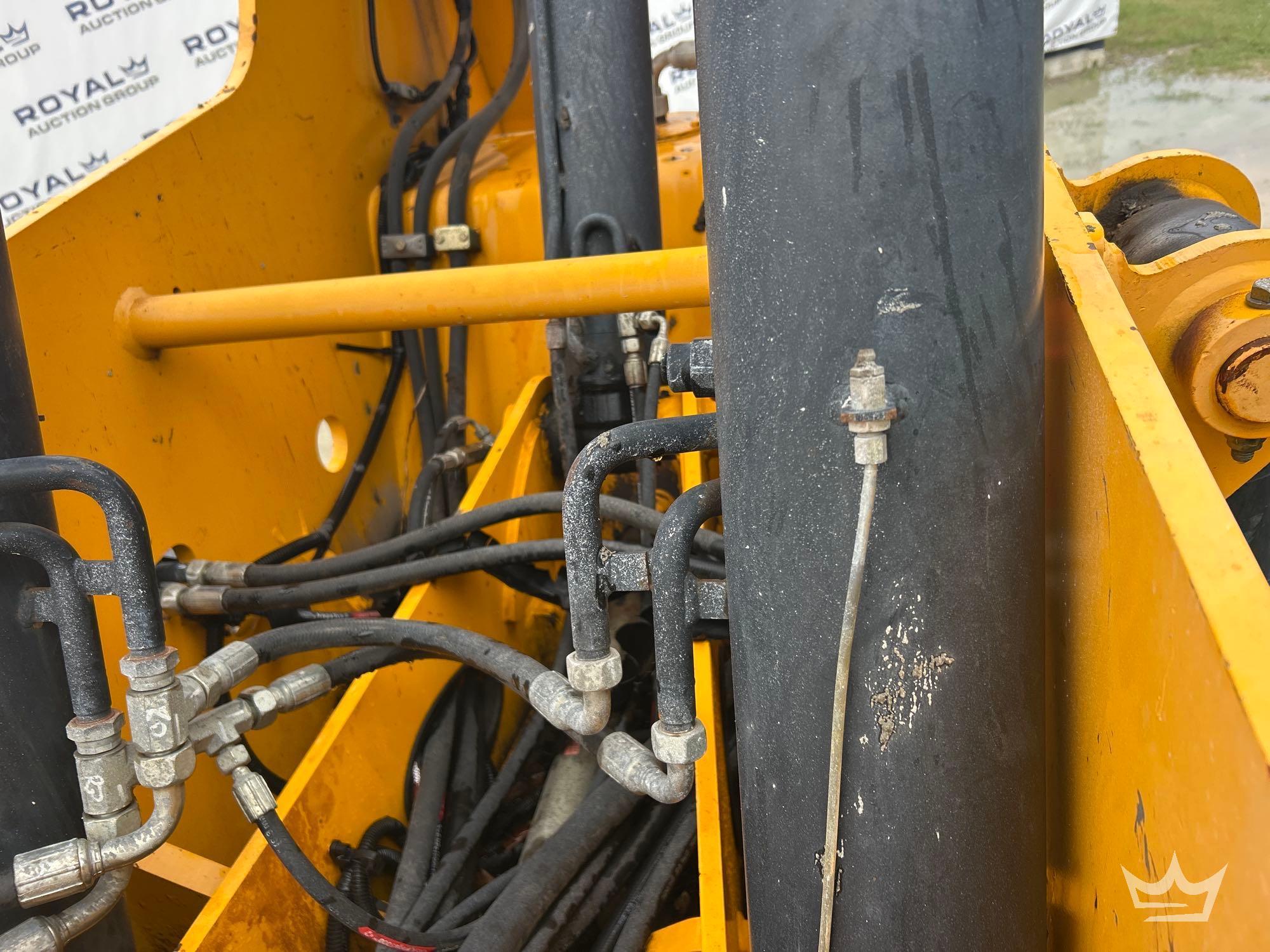2019 JCB 510-56