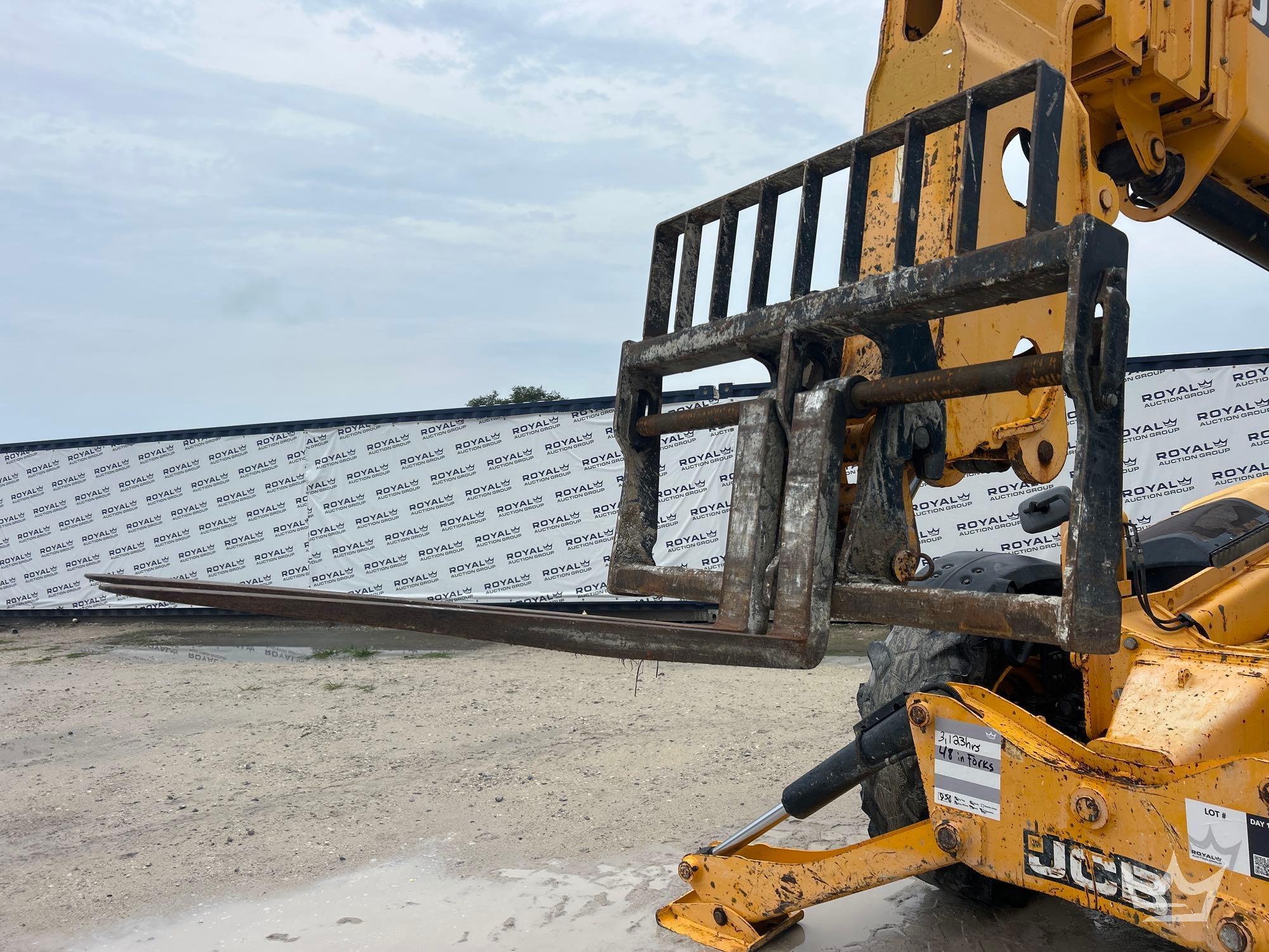 2019 JCB 510-56