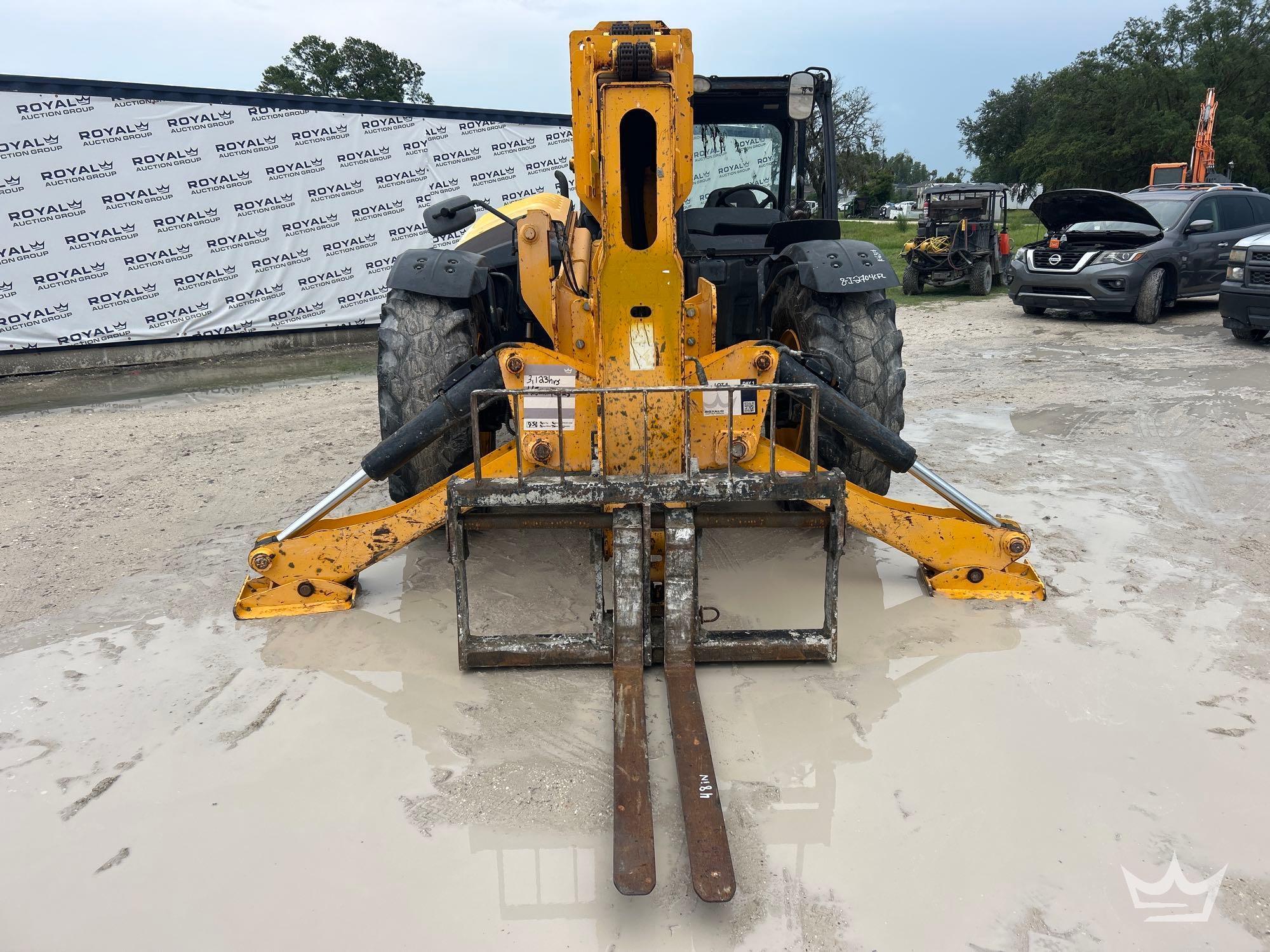 2019 JCB 510-56