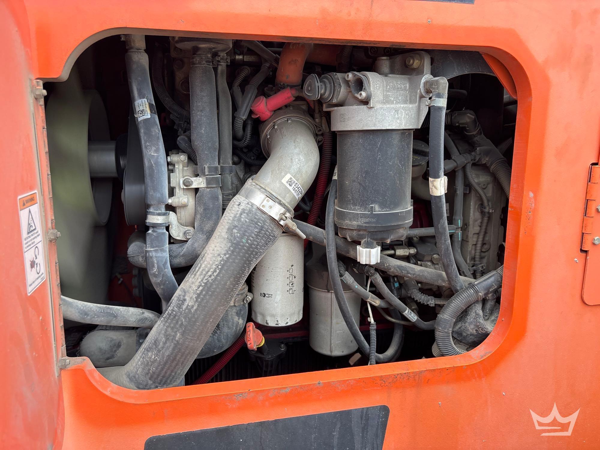 2019 JLG 8042
