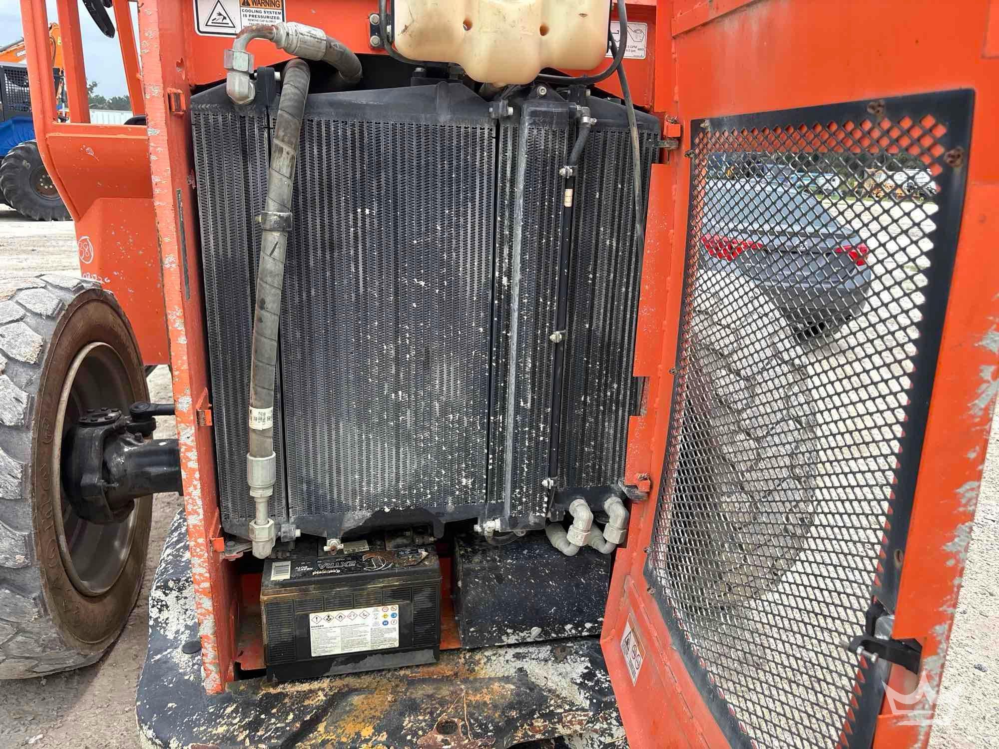 2019 JLG 6042