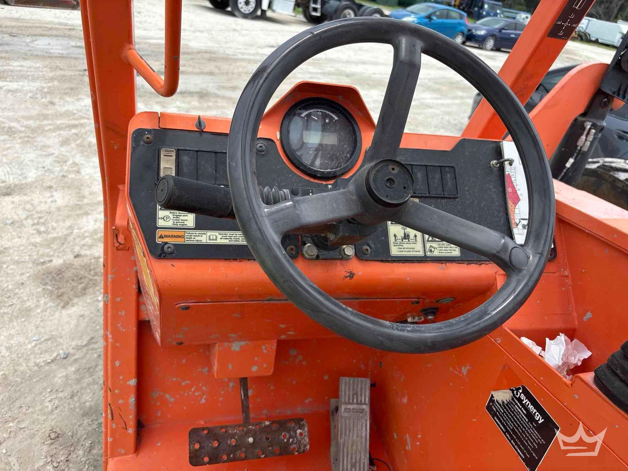 2019 JLG 6042