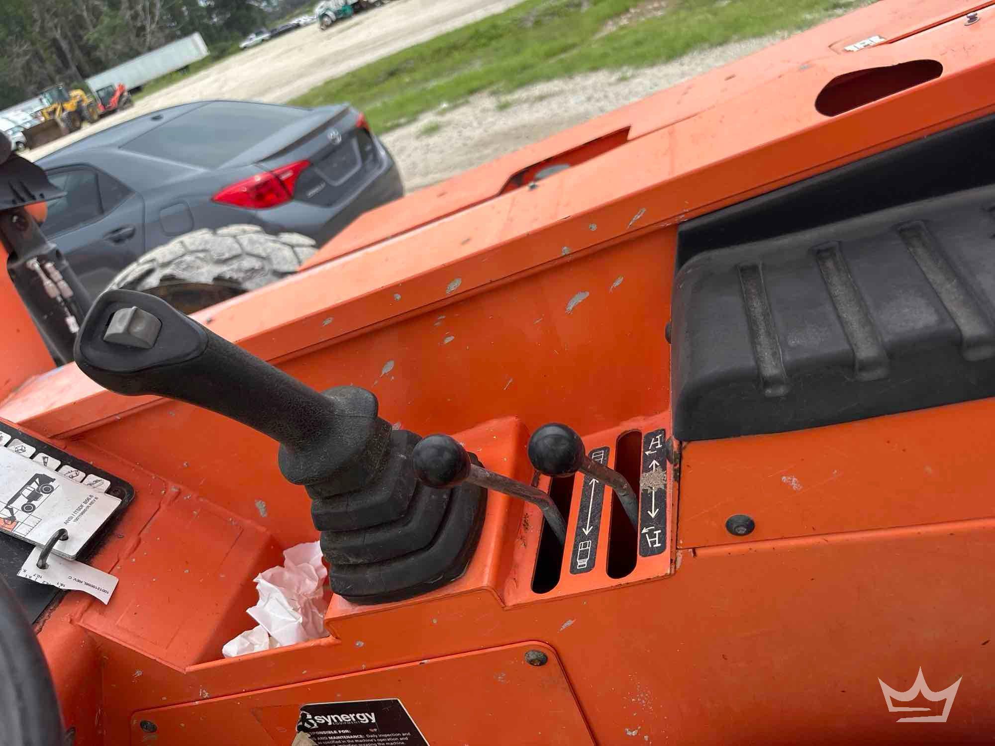2019 JLG 6042