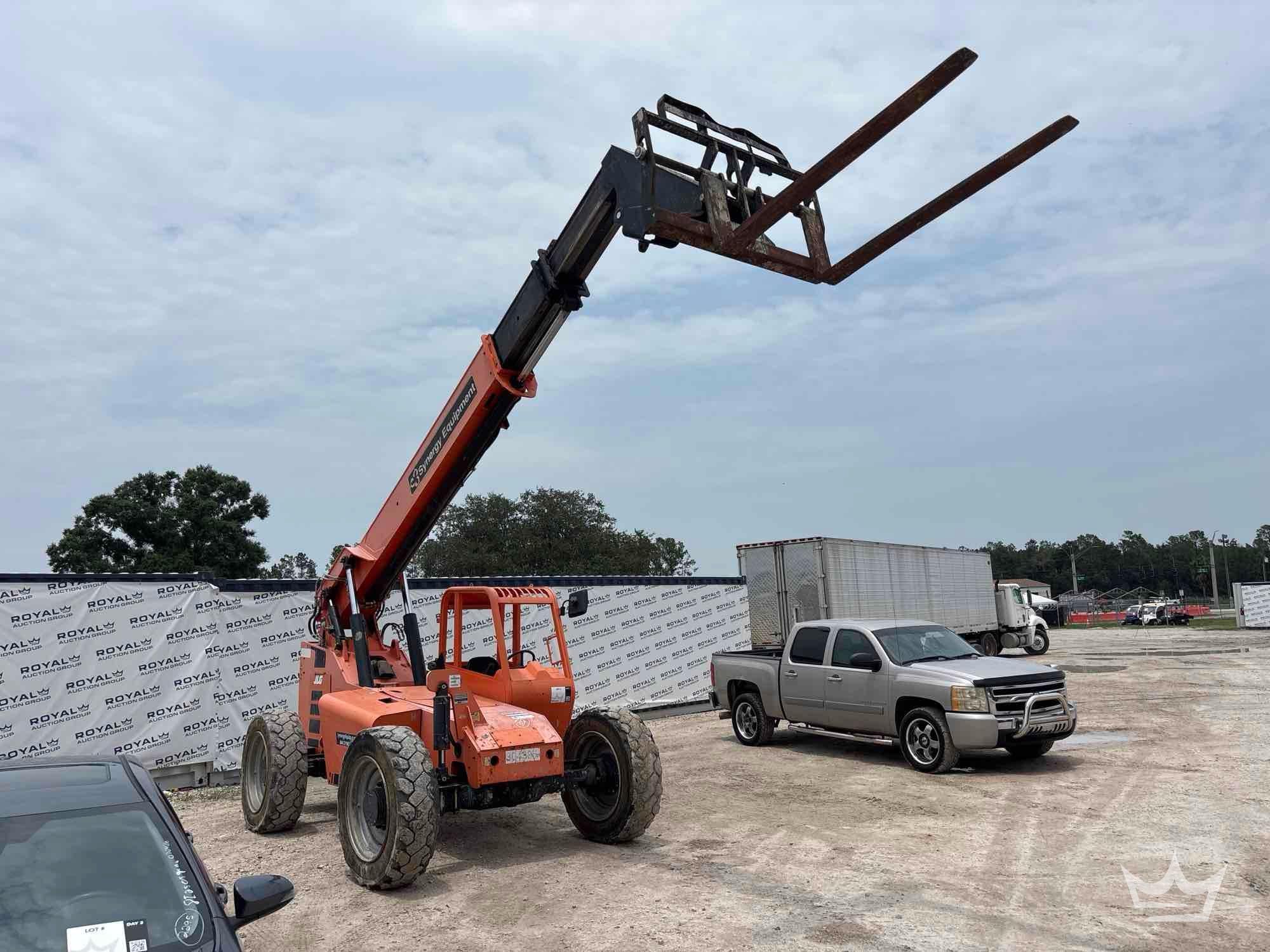 2019 JLG 6042